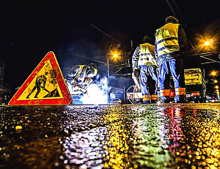 Road and Bridge - Night Construction